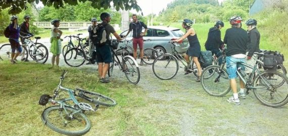 Visite du bourg pour les apprentis bretonnants à vélo. Le Télégramme. 12/08/2020